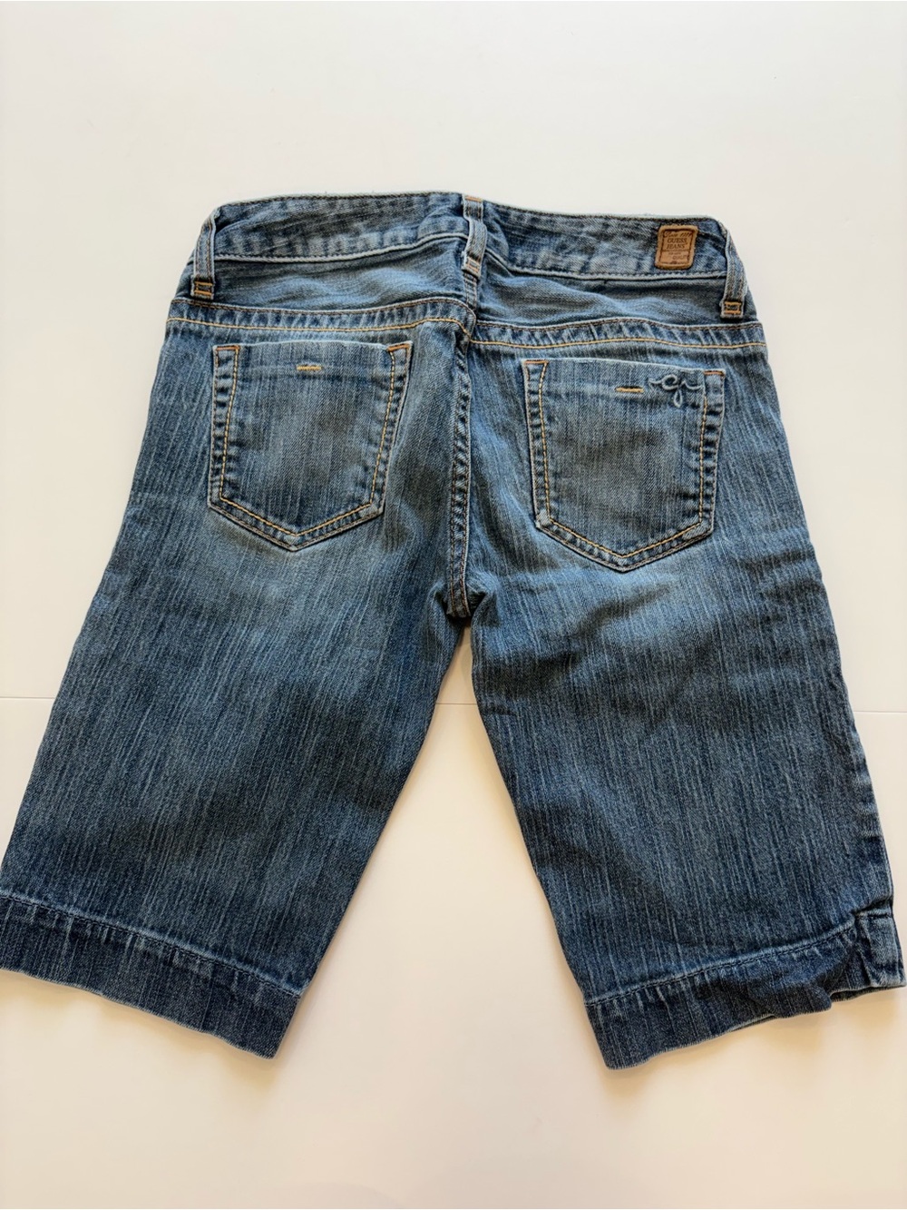 Guess Mid Wash Denim Bermuda Shorts 24 - Picture 3 of 3